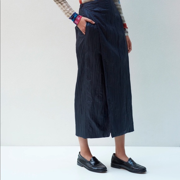 Lorod Wrinkle Wrap Skirt NWT size small - Picture 2 of 3